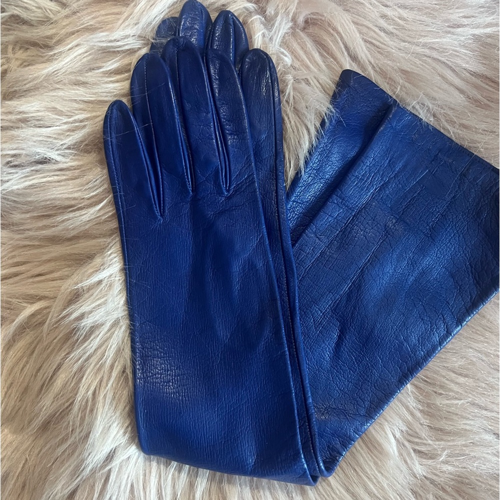 Blue leather long gloves.